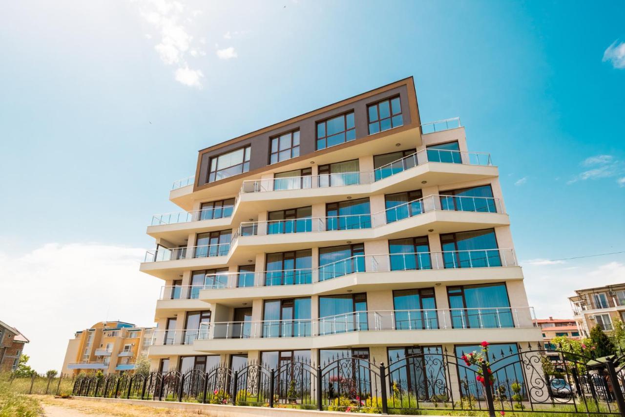 Apartcomplex Golden Bay Ravda Bagian luar foto