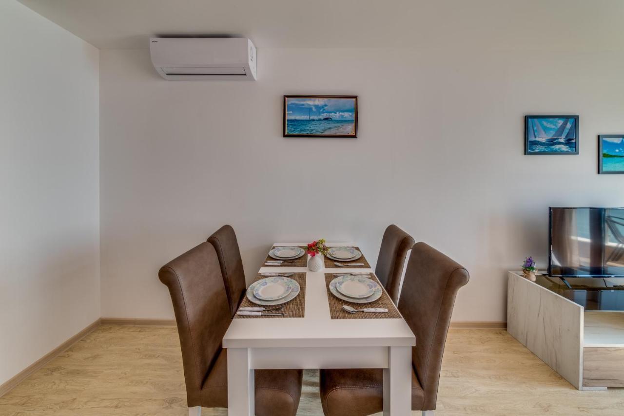Apartcomplex Golden Bay Ravda Bagian luar foto