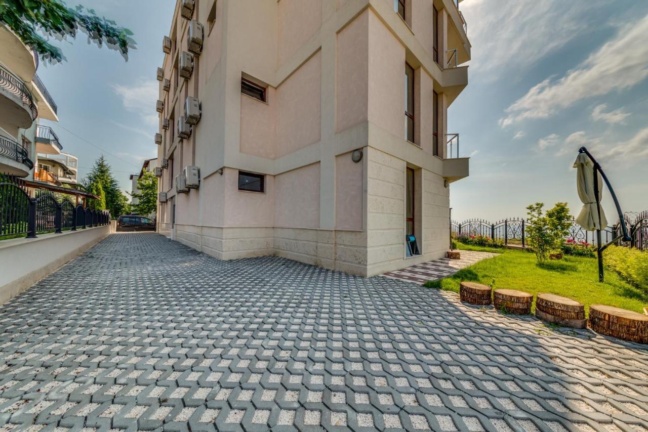 Apartcomplex Golden Bay Ravda Bagian luar foto