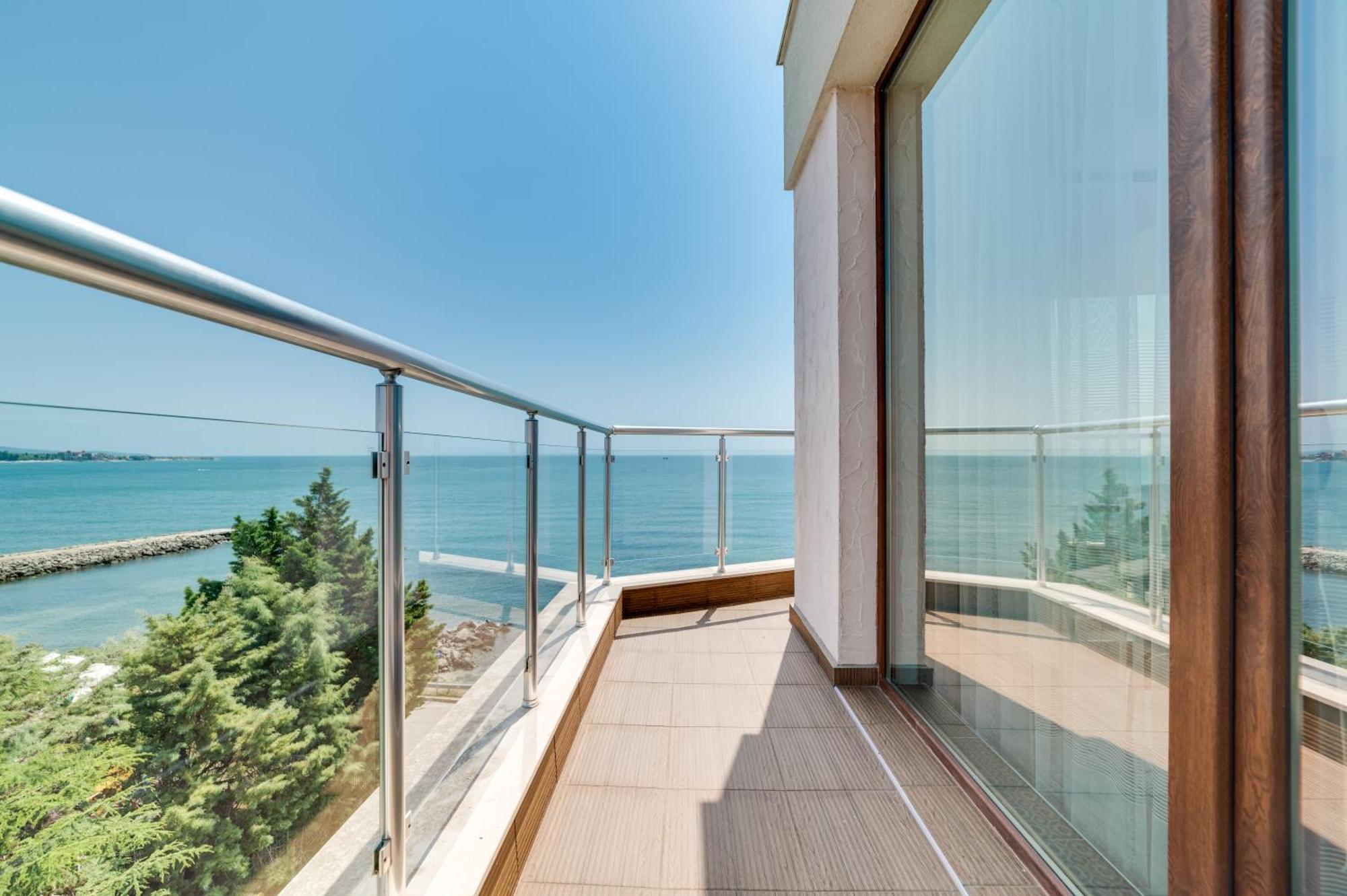 Apartcomplex Golden Bay Ravda Bagian luar foto